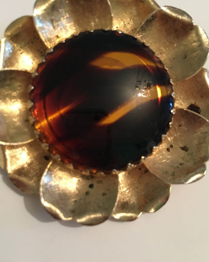 Vintage resin gold 1960s Flower brooch