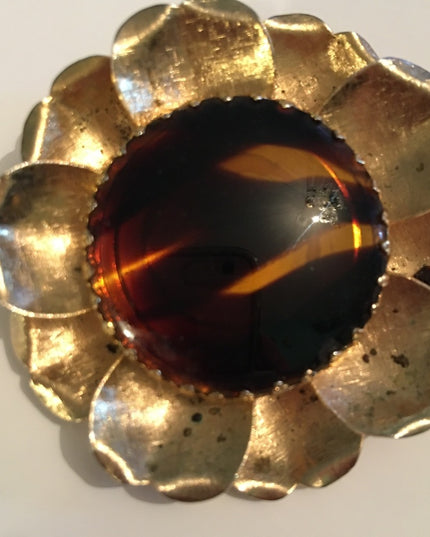 Vintage resin gold 1960s Flower brooch