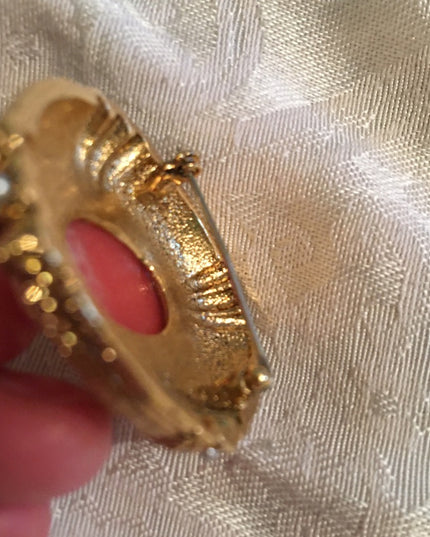 Vintage Cameo faux pearl gold metal brooch