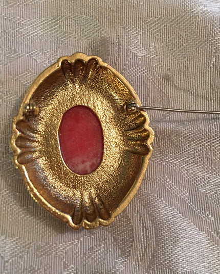 Vintage Cameo faux pearl gold metal brooch
