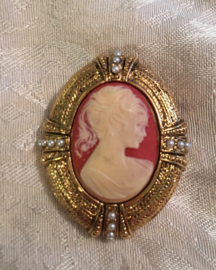 Vintage Cameo faux pearl gold metal brooch