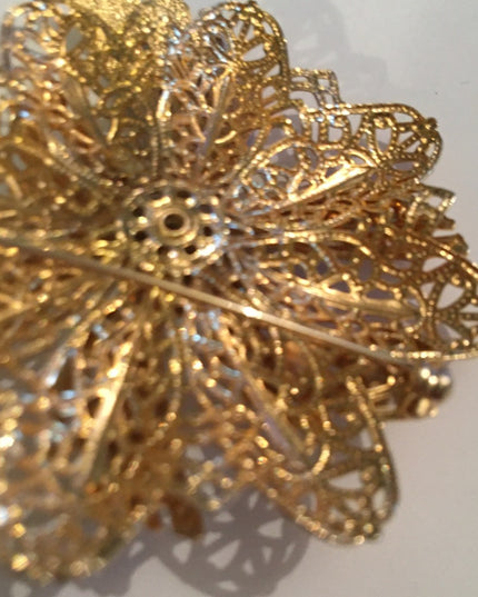 Vintage Gold faux pearl chunky 1960s flower brooch
