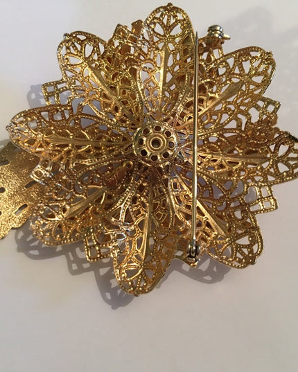 Vintage Gold faux pearl chunky 1960s flower brooch