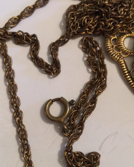 Vintage 1960s Resin gold metal cameo necklace