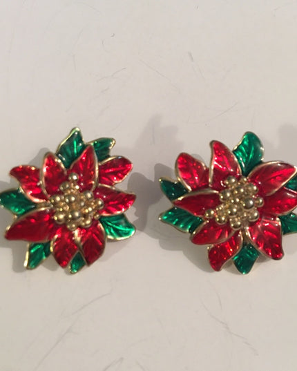 Vintage Holly Flower 🌺 holiday clip on earrings