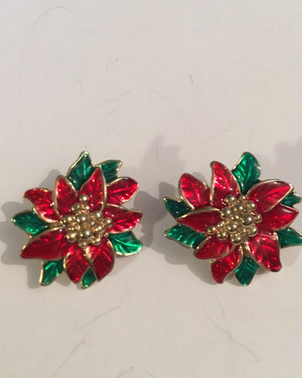 Vintage Holly Flower 🌺 holiday clip on earrings