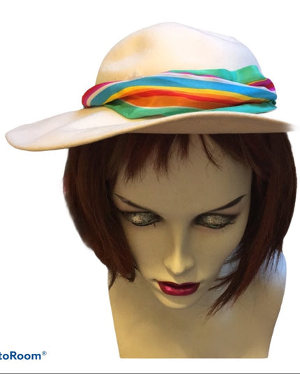 Vintage Cream Felt Liz Claiborne rimmed Hat