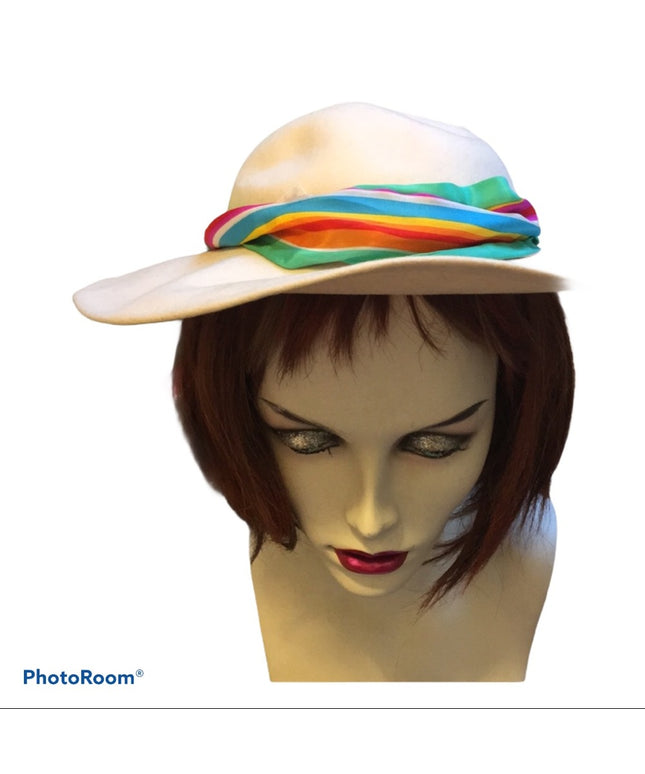 Vintage Cream Felt Liz Claiborne rimmed Hat