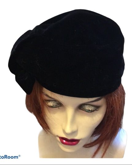 Vintage Black Velvet Sm Hat 1940s