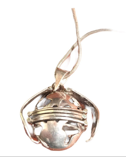 Vintage Sterling  Photo sphere pendant necklace
