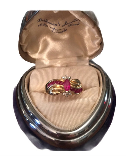 10k gold Ruby Diamond ring Beauty!