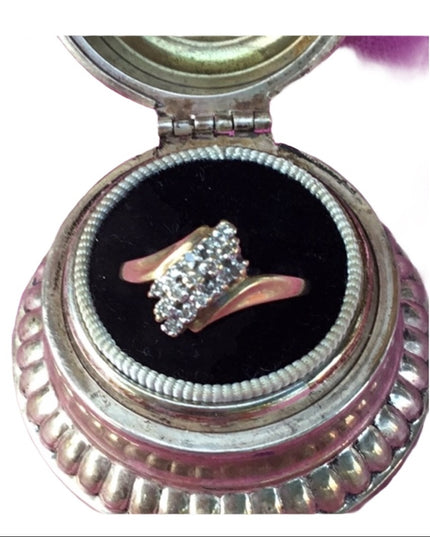 Vintage 10 gold diamond ring sz 6 3/4  cluster