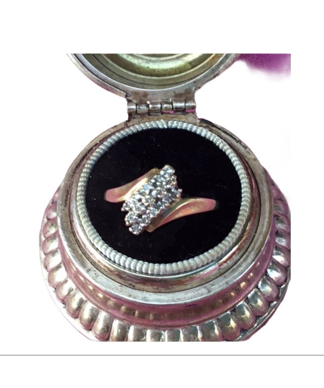 Vintage 10 gold diamond ring sz 6 3/4  cluster