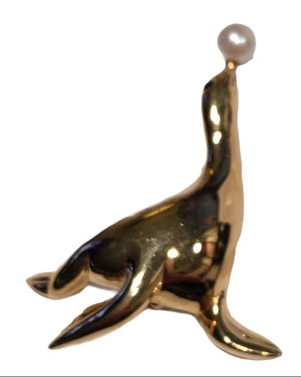 Vintage gold seal with Faux pearl brooch