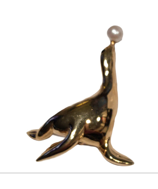 Vintage gold seal with Faux pearl brooch