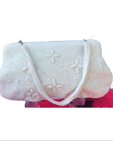 Beautiful vintage 1950s beaded wristlet