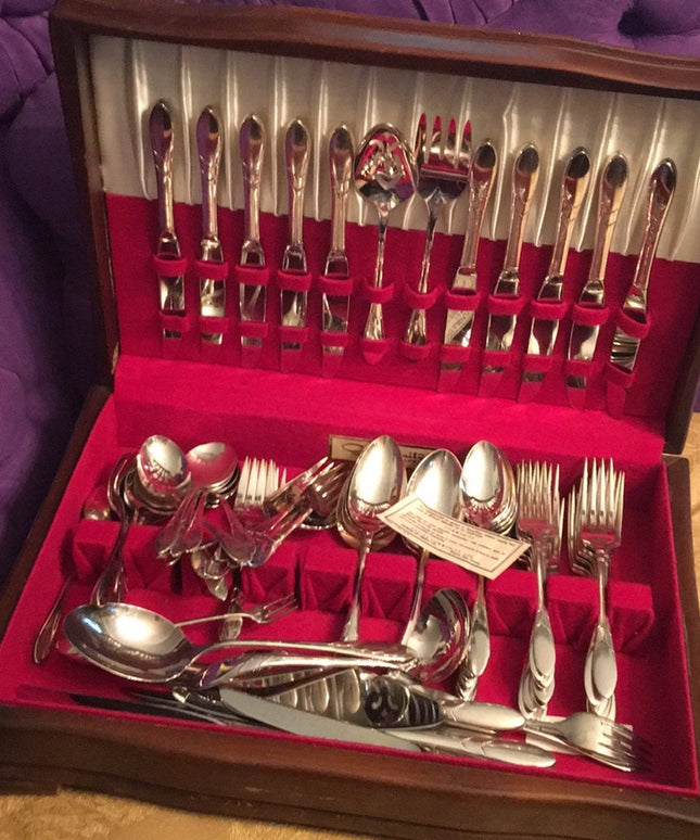 - Vintage Community Silverware cutlery Set VG