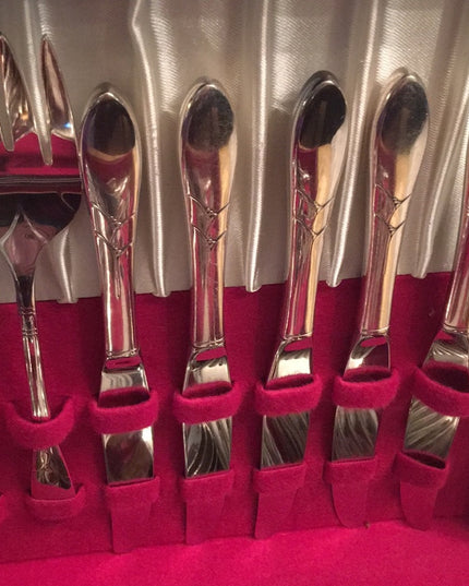 - Vintage Community Silverware cutlery Set VG