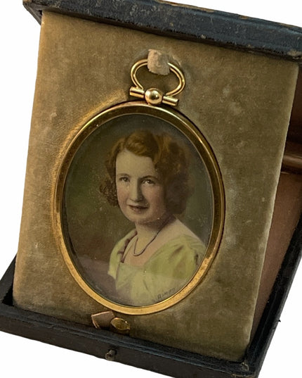 Vintage Picture of Gladys in leather box Cameo
