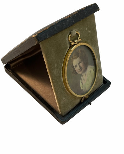 Vintage Picture of Gladys in leather box Cameo