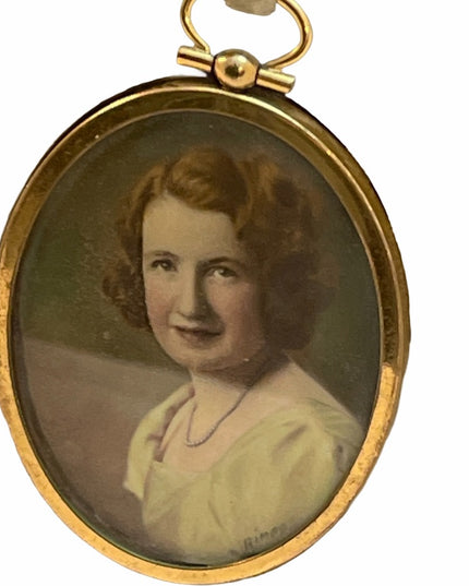 Vintage Picture of Gladys in leather box Cameo