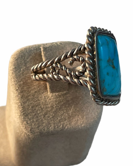 Vintage Designer sterling silver Lg ring Turquoise