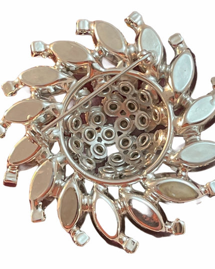 Stunning VTG c1950s Crystal unmarked brooch