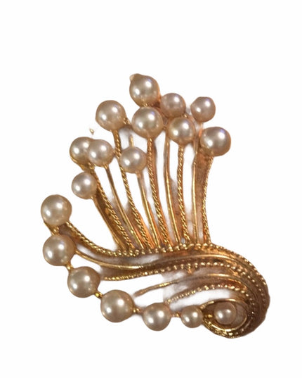 Vintage faux pearl gold tone flower brooch