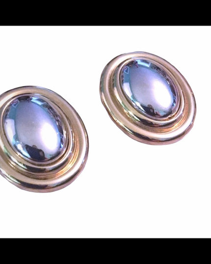 Vintage Liz Claiborne Clip on gold tone earrings