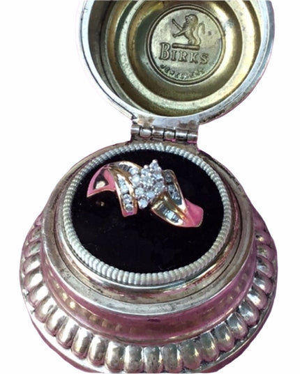 - Vintage 10k gold diamond ring .35 TCW