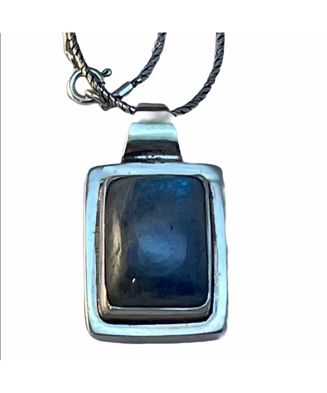 Sterling silver Labadorite pendant on rope chain
