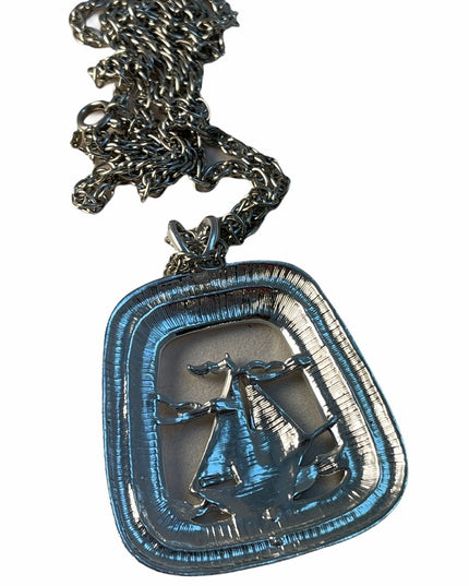 Vintage Sail boat silver tone pendant necklace nautical enamel boat