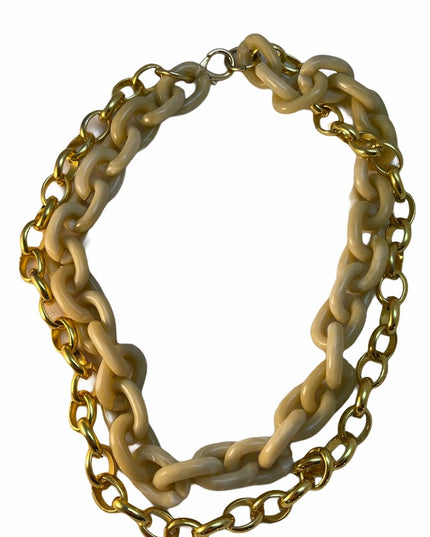 Plastic & gold metal link finish chunky necklace