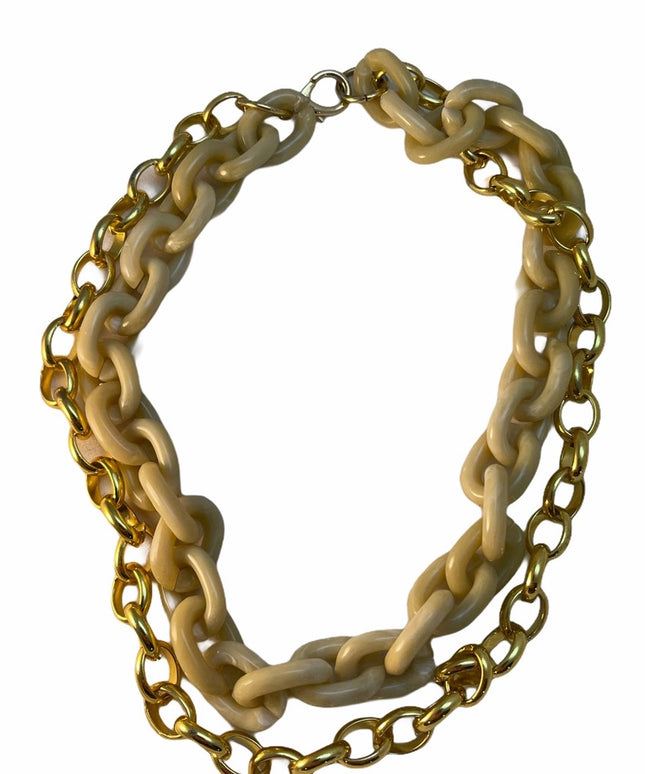 Plastic & gold metal link finish chunky necklace