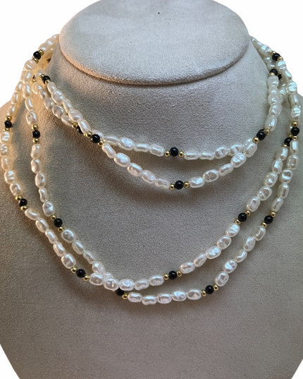 VTG 1980s Faux pearl necklace multi strand resin