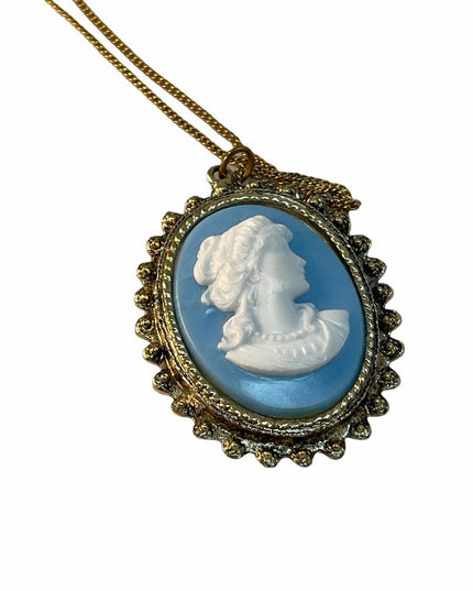 Vintage Resin Cameo pendant necklace gold tone
