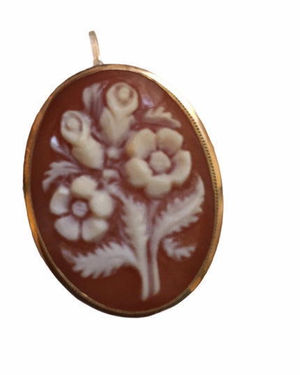 💗 18k Flower shell cameo brooch pendant