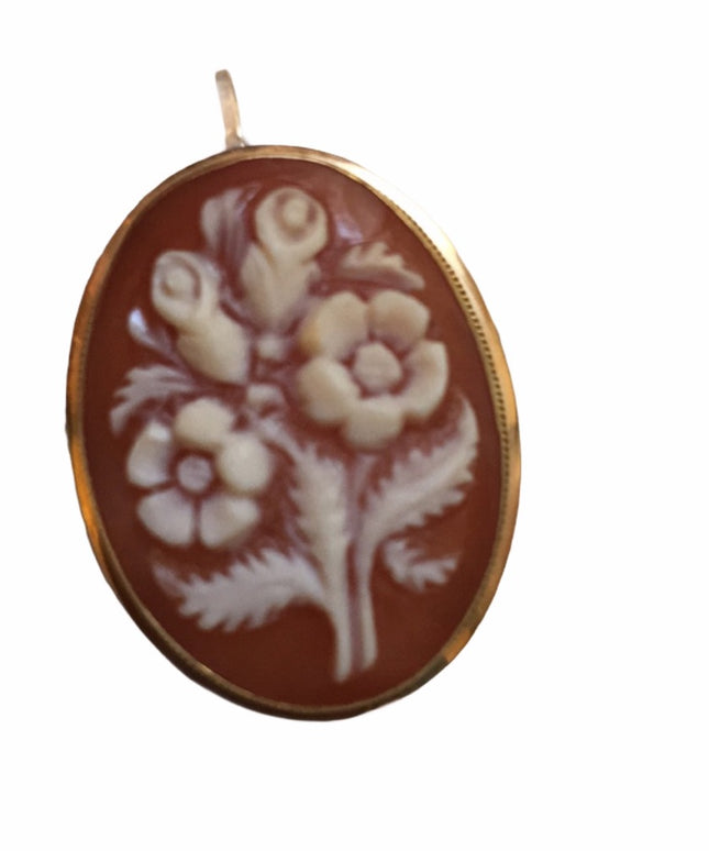 💗 18k Flower shell cameo brooch pendant