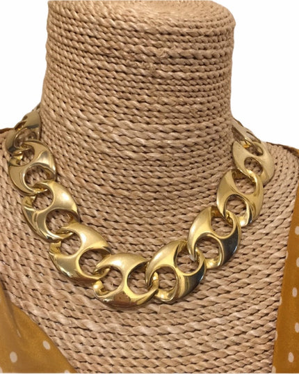 Chunky gold tone 1980s link choker necklace VTG