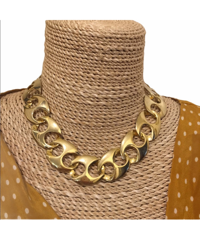 Chunky gold tone 1980s link choker necklace VTG