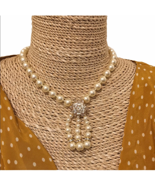 VTG 1980s Faux pearl crystal Necklace gold metal