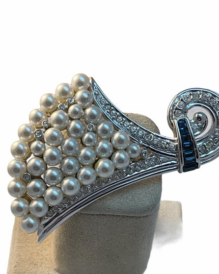 VTG C1960s silver rhodium plated Butler Faux pearl rhinestone brooch FAC