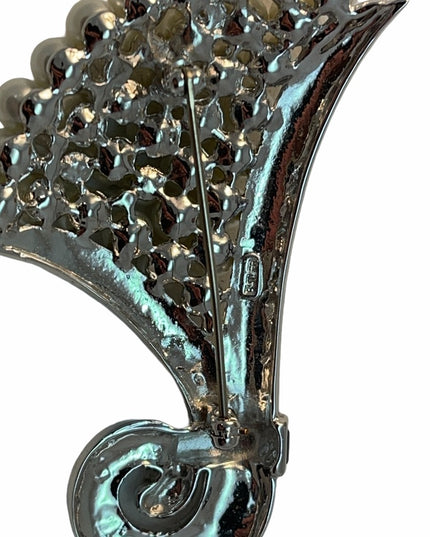 VTG C1960s silver rhodium plated Butler Faux pearl rhinestone brooch FAC
