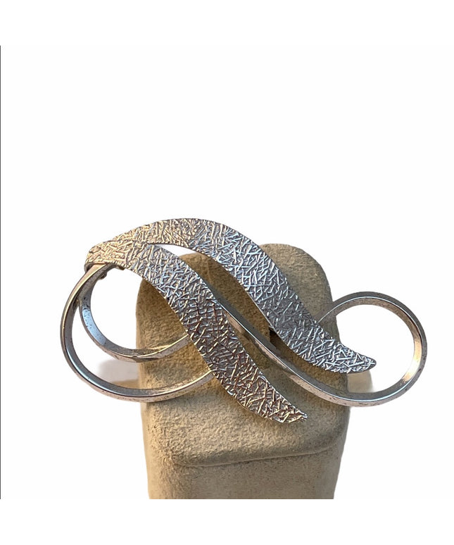 Vintage c1960s  Sterling ribbon infinity brooch