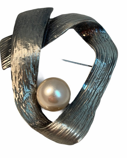 VTG modernist faux pearl brooch pendant groovy!