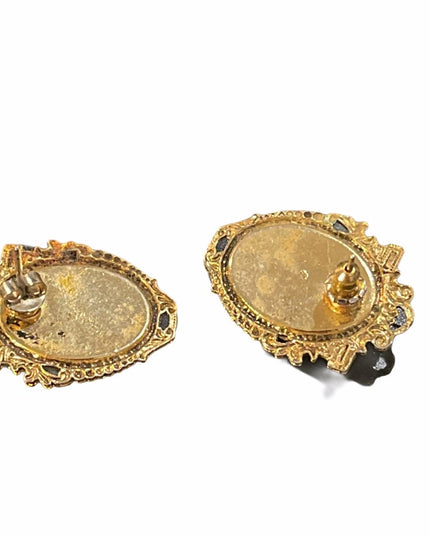 VTG C1980s Resin cameo gold finish earrings
