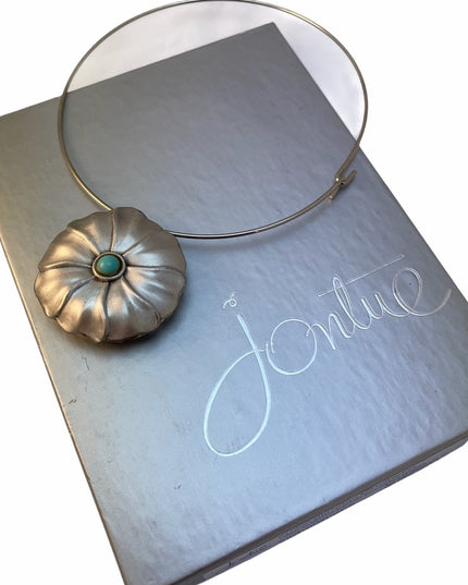 VTG Jontue 1970s Perfume flower Necklace NIB