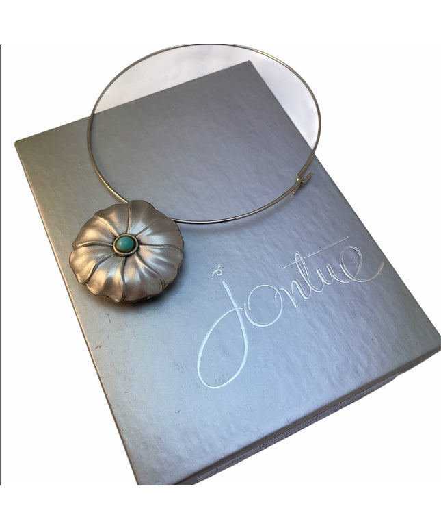 VTG Jontue 1970s Perfume flower Necklace NIB
