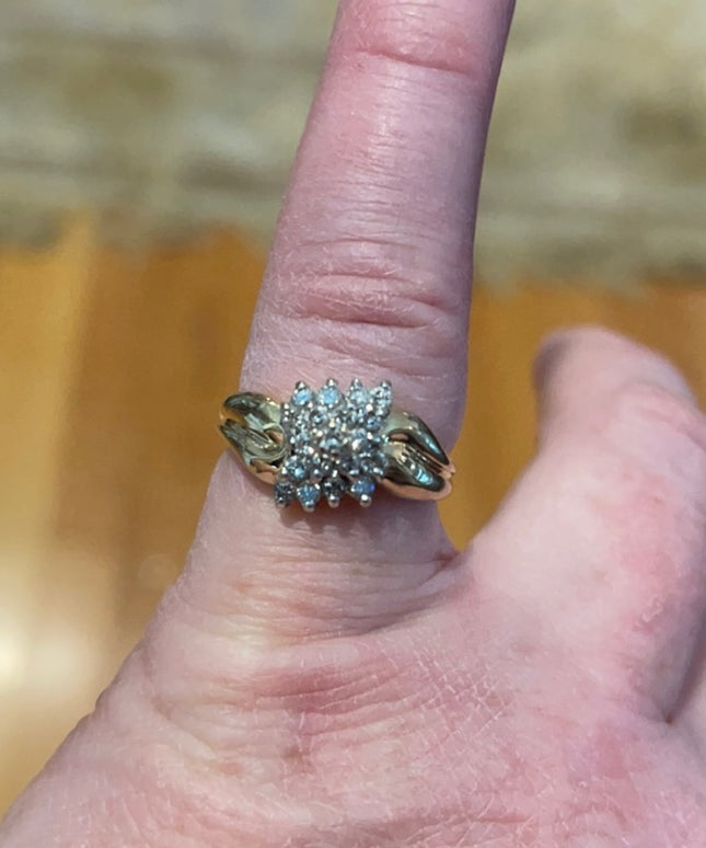 10k Y Gold Diamond cluster ring APPRAISAL