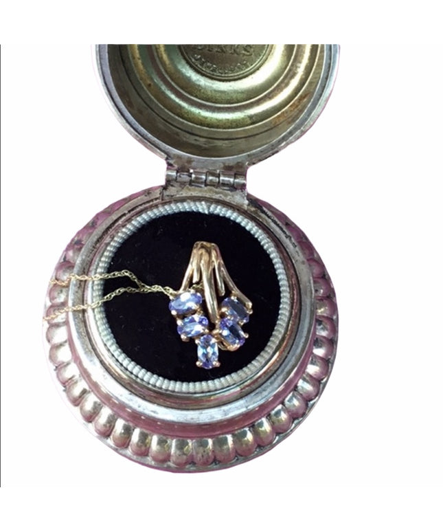 10k solid gold tanzanite stone pendant on 10k gold chain